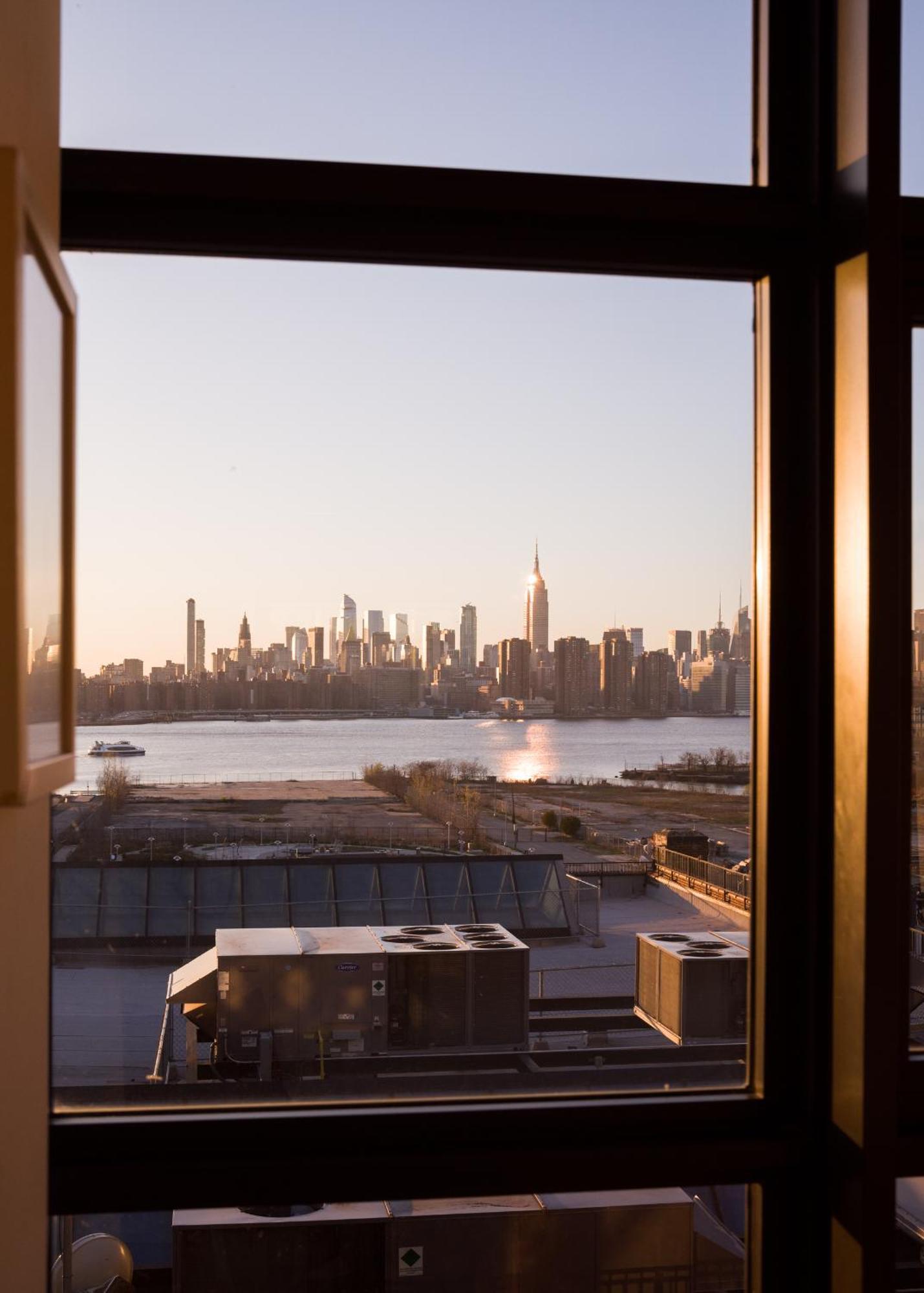 Wythe Hotel New York Exterior photo